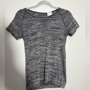 Nike Women's Black and Gray Short Sleeve Tee